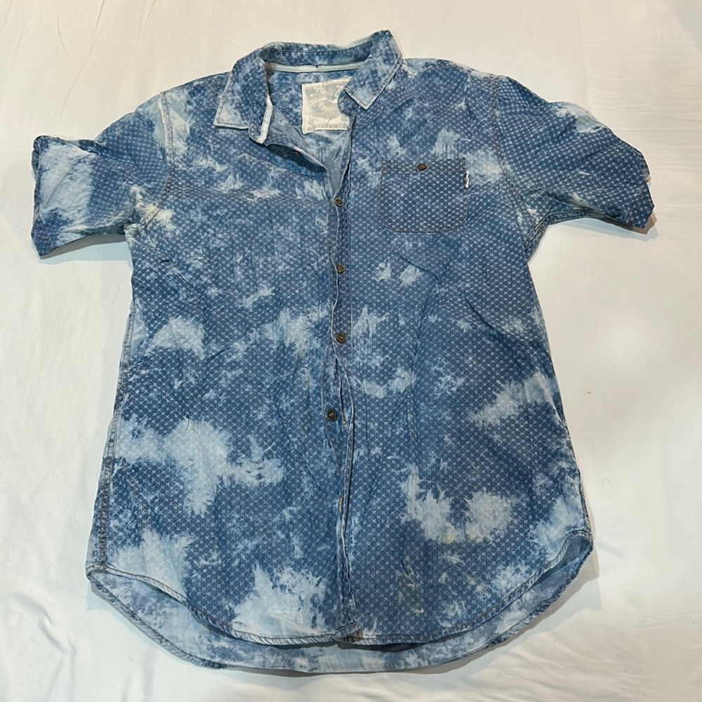 2 Short sleeve button ups bundle